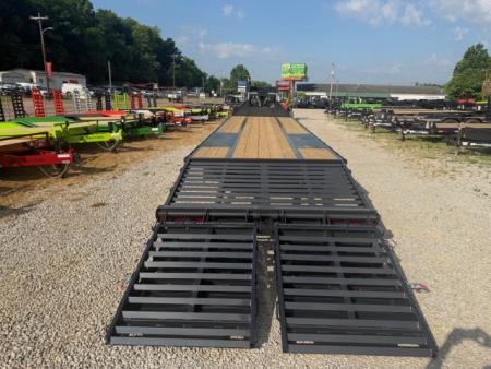 New HillCrest Gooseneck 30+5 25.9 W/ Max Ramps