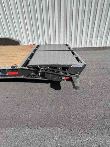 New 2026 Diamond C 82"x22' Equipment, 36" Dove w/Max Ramps LPX207