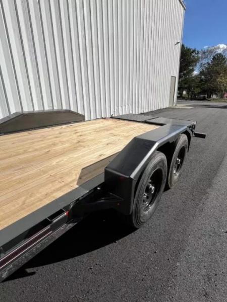 New 2026 Diamond C 82"x22' Equipment, 36" Dove w/Max Ramps LPX207