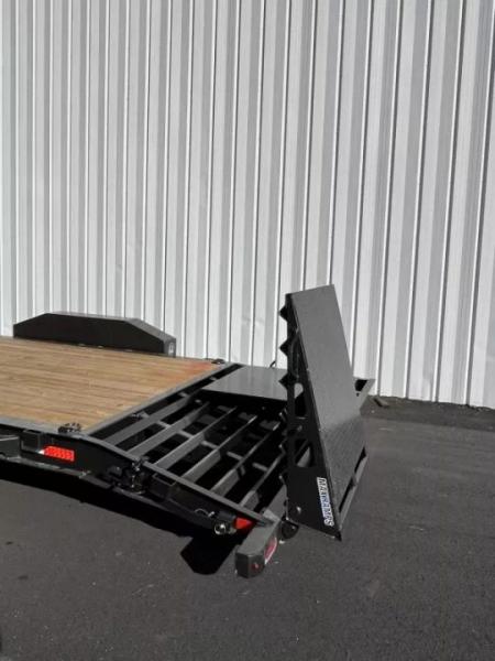 New 2026 Diamond C 82"x22' Equipment, 36" Dove w/Max Ramps LPX207