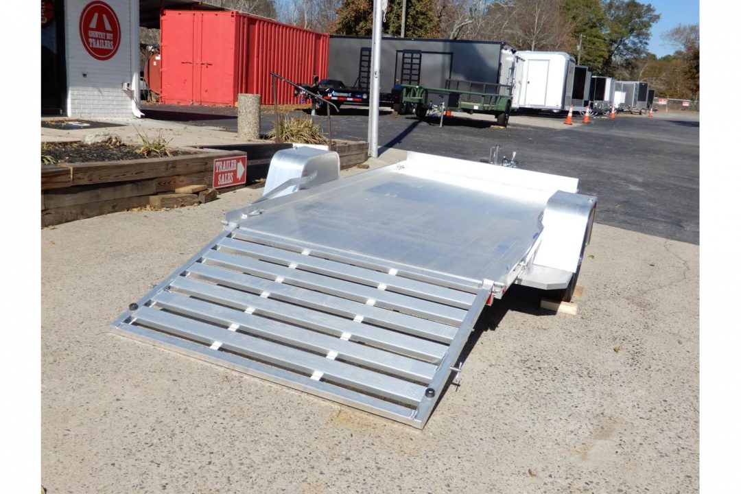 New 2026 Aluma 63"X10' Utility, Straight Tailgate 6310S-TG