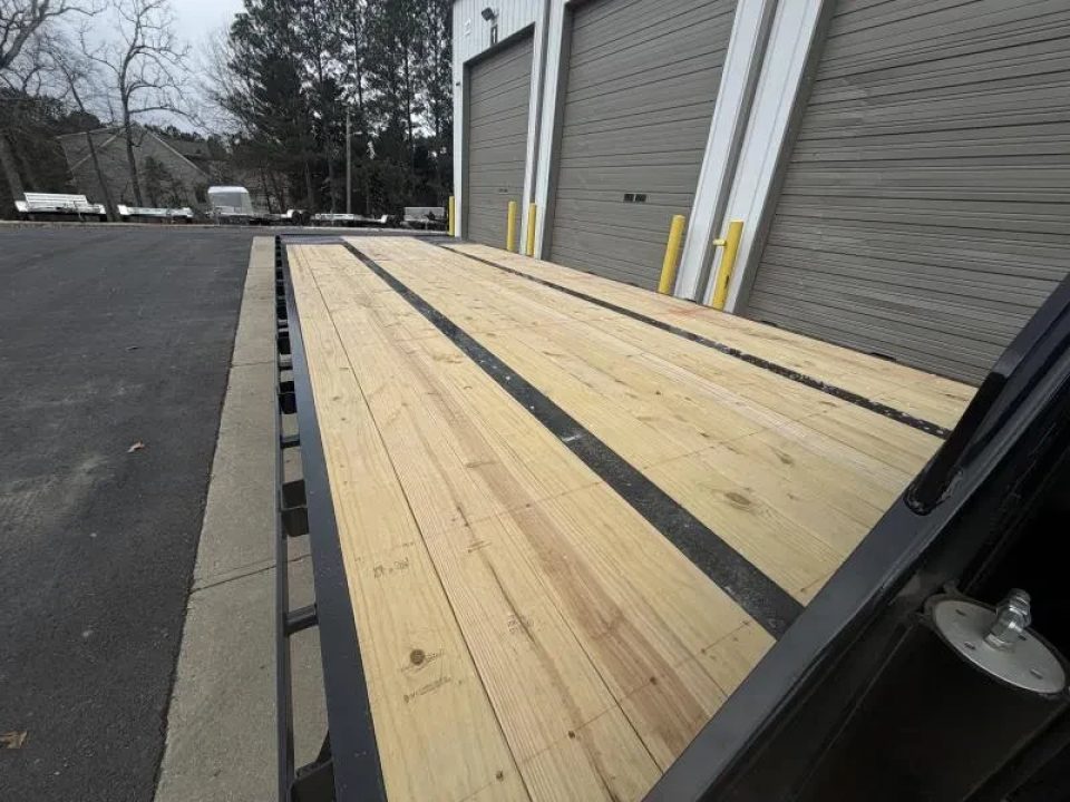 New 2026 Diamond C 8.5x35' Gooseneck, 12' Hydraulic Dove & Jacks, 25900 GVWR FMAX212 HDT