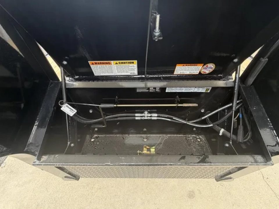 New 2026 Diamond C 8.5x35' Gooseneck, 12' Hydraulic Dove & Jacks, 25900 GVWR FMAX212 HDT