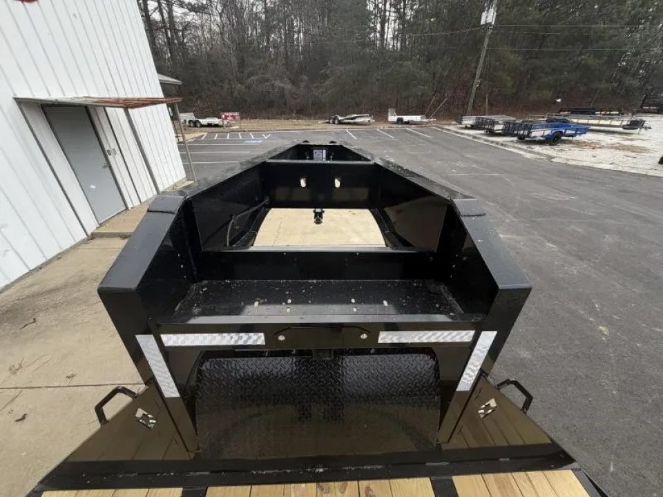 New 2026 Diamond C 8.5x35' Gooseneck, 12' Hydraulic Dove & Jacks, 25900 GVWR FMAX212 HDT