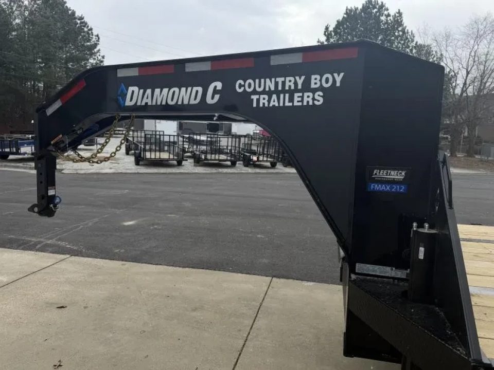 New 2026 Diamond C 8.5x35' Gooseneck, 12' Hydraulic Dove & Jacks, 25900 GVWR FMAX212 HDT