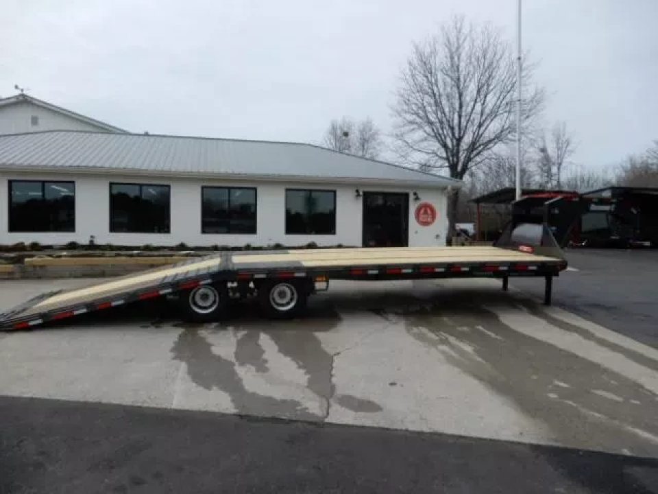 New 2026 Diamond C 8.5x30' Gooseneck, 12' Hydraulic Dove & Jacks, 25900 GVWR, FMAX212HDT