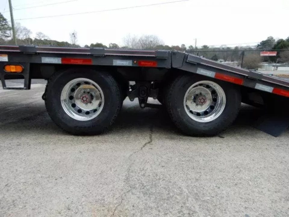 New 2026 Diamond C 8.5x30' Gooseneck, 12' Hydraulic Dove & Jacks, 25900 GVWR, FMAX212HDT