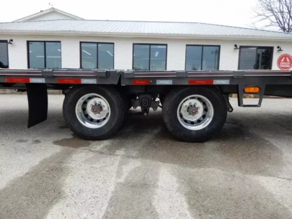 New 2026 Diamond C 8.5x30' Gooseneck, 12' Hydraulic Dove & Jacks, 25900 GVWR, FMAX212HDT