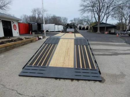 New 2026 Diamond C 8.5x30' Gooseneck, 12' Hydraulic Dove & Jacks, 25900 GVWR, FMAX212HDT