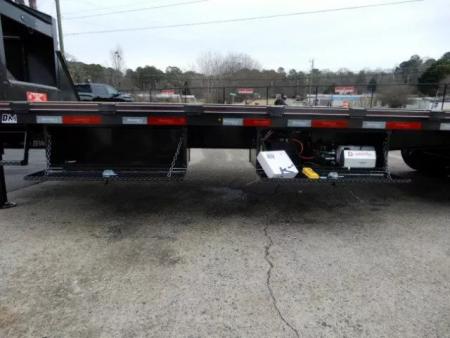 New 2026 Diamond C 8.5x30' Gooseneck, 12' Hydraulic Dove & Jacks, 25900 GVWR, FMAX212HDT