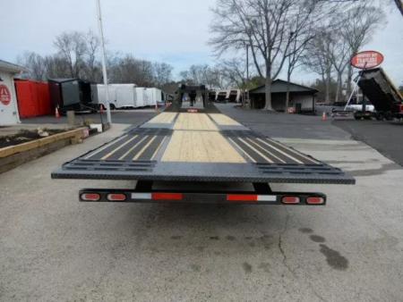 New 2026 Diamond C 8.5x30' Gooseneck, 12' Hydraulic Dove & Jacks, 25900 GVWR, FMAX212HDT