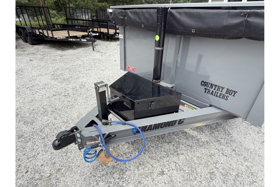New 2026 Diamond C MDT 206 12'x77"