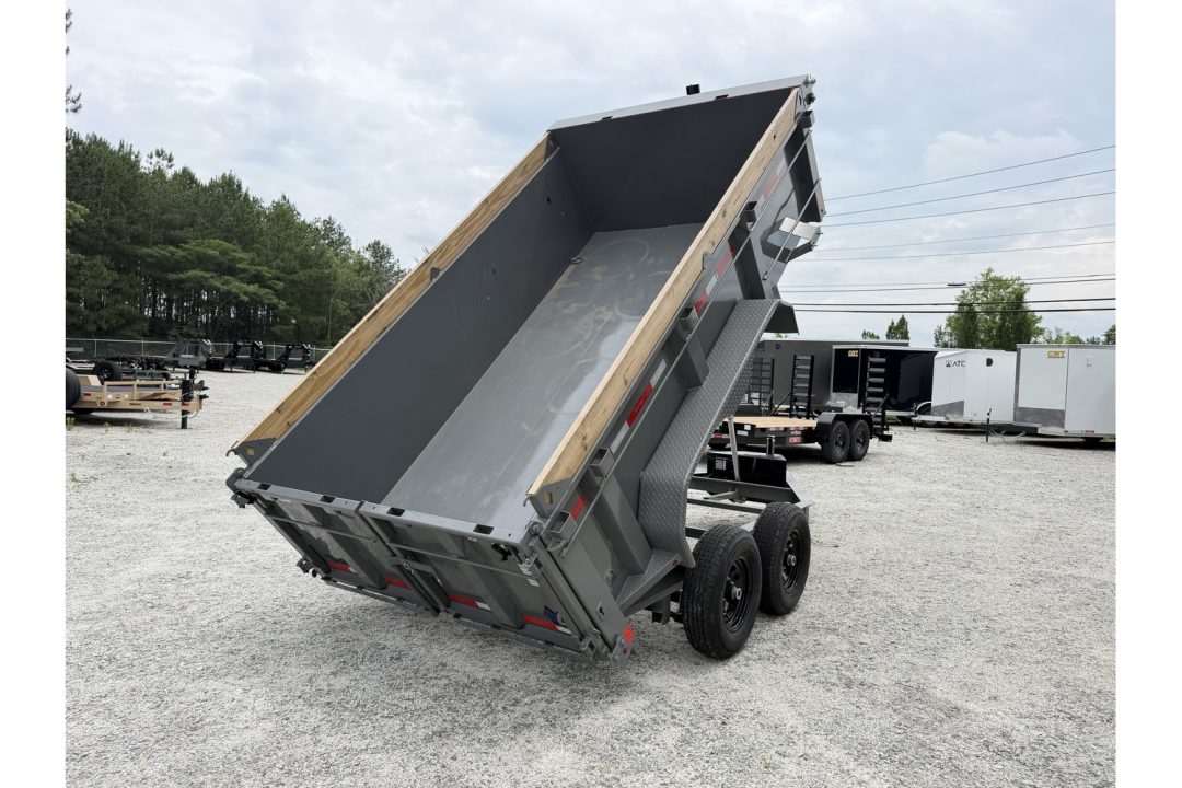 New 2026 Diamond C MDT 206 12'x77"