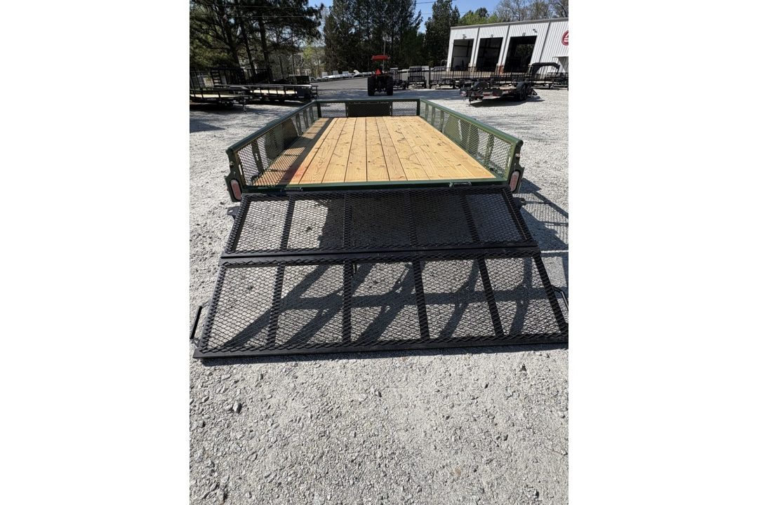 New 2026 Diamond C 83x14' Utility, Bi-Fold Gate PSA 106