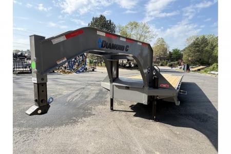 New 2026 Diamond C 8.5x32' Gooseneck, 25900 GVWR, Hydraulic Dove & Jacks, FMAX212HDT
