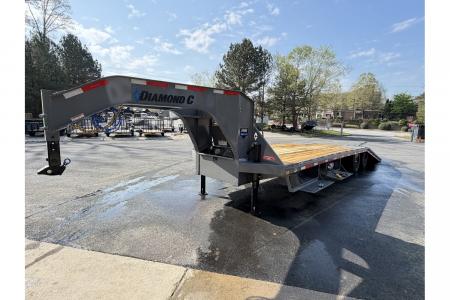New 2026 Diamond C 8.5x32' Gooseneck, 25900 GVWR, Hydraulic Dove & Jacks, FMAX212HDT