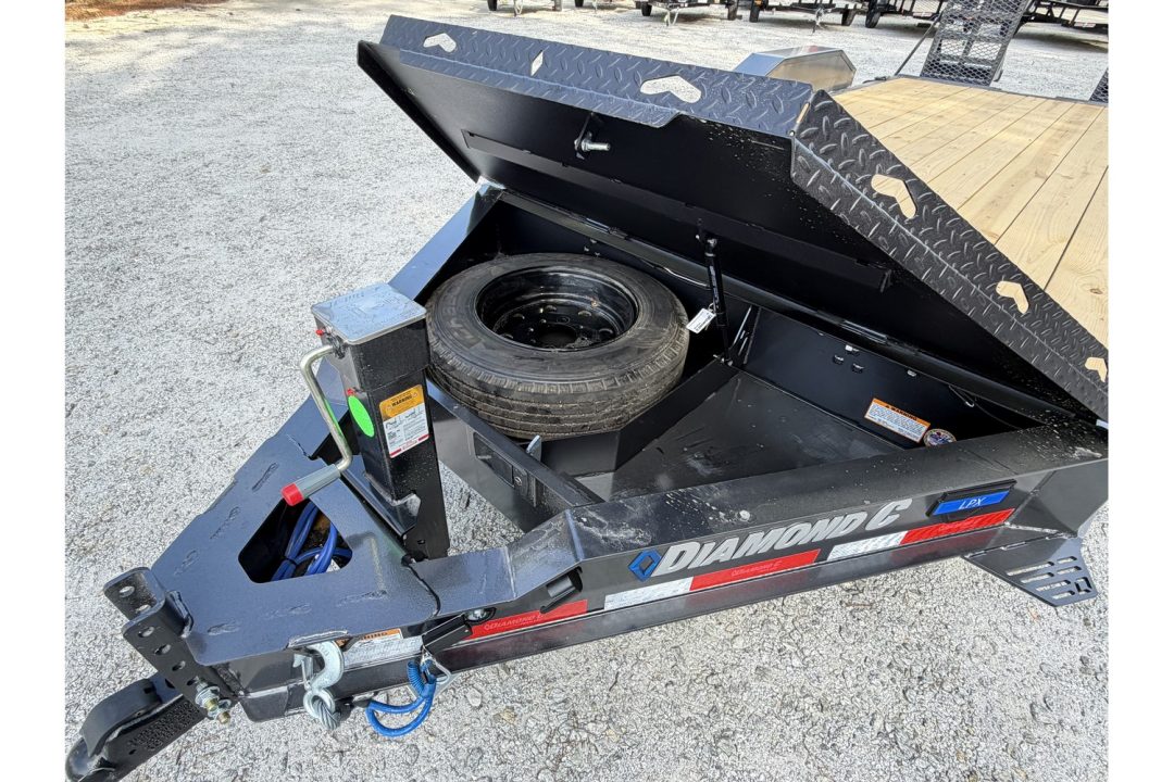 New 2026 Diamond C 82x18' Low Profile Equipment, LPX207