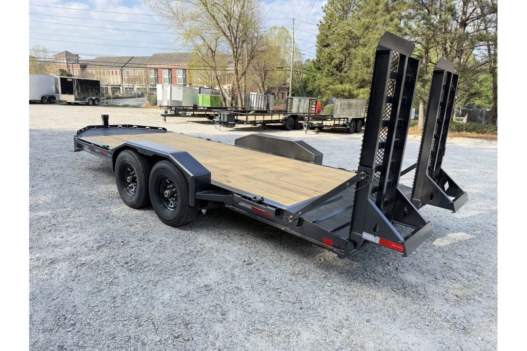 New 2026 Diamond C 82x18' Low Profile Equipment, LPX207