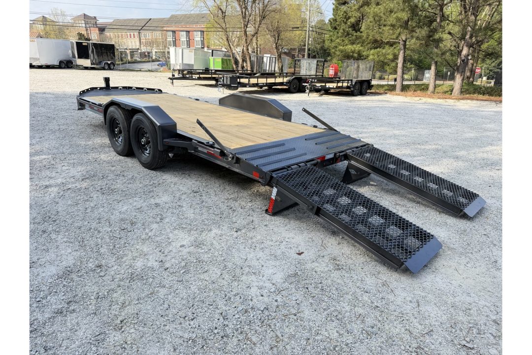 New 2026 Diamond C 82x18' Low Profile Equipment, LPX207
