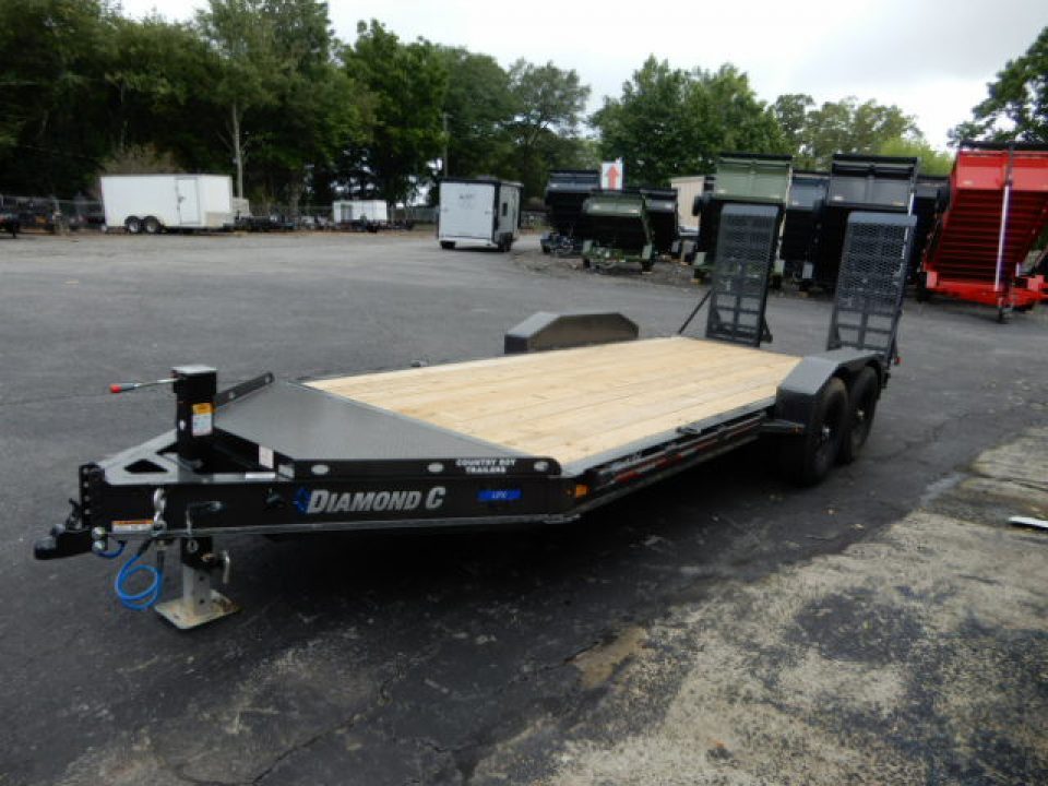 New 2026 Diamond C 82x20' Equipment, 2' Dove w/Flip Ramps LPX207