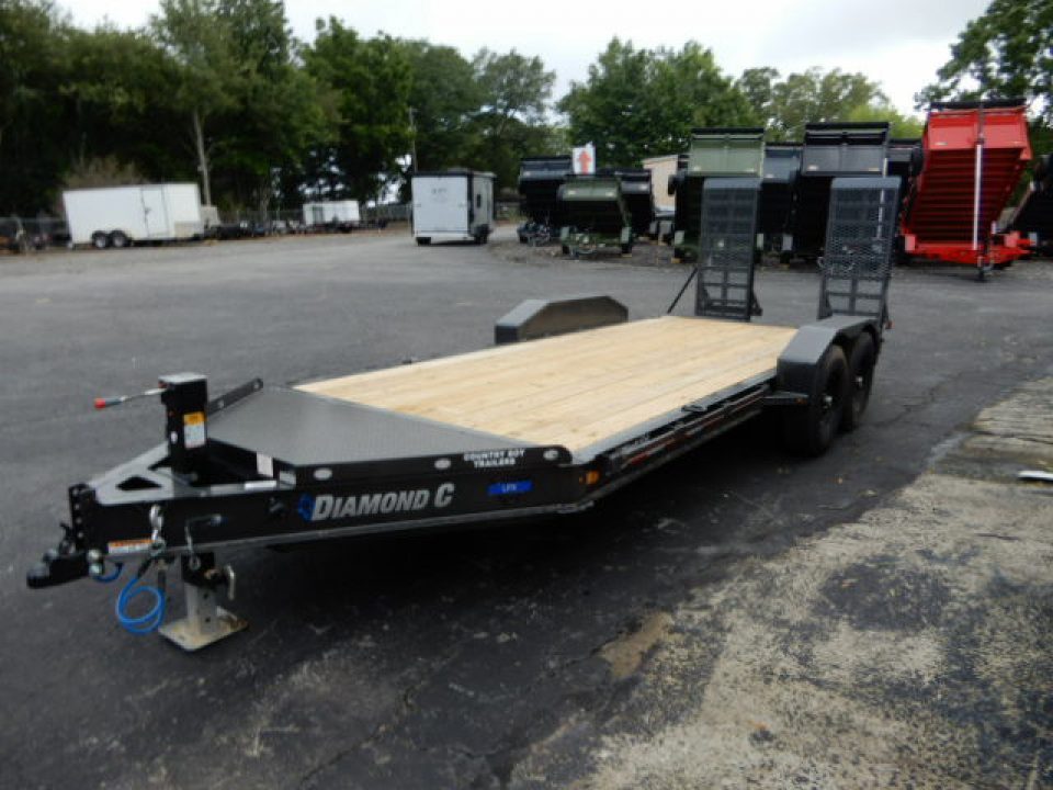 New 2026 Diamond C 82x20' Equipment, 2' Dove w/Flip Ramps LPX207