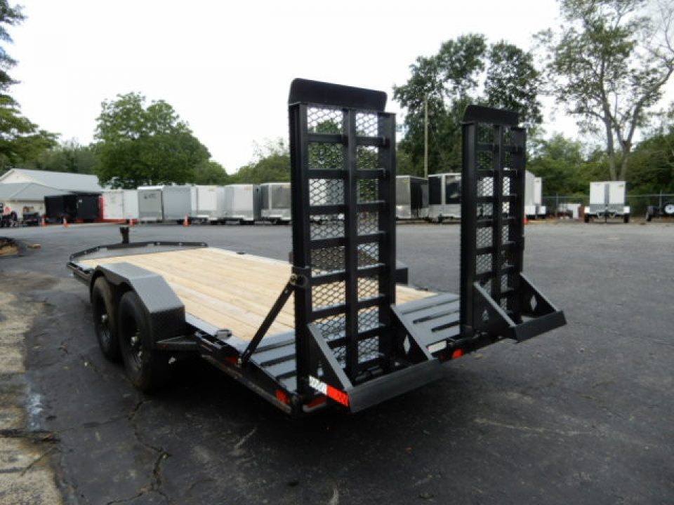 New 2026 Diamond C 82x20' Equipment, 2' Dove w/Flip Ramps LPX207