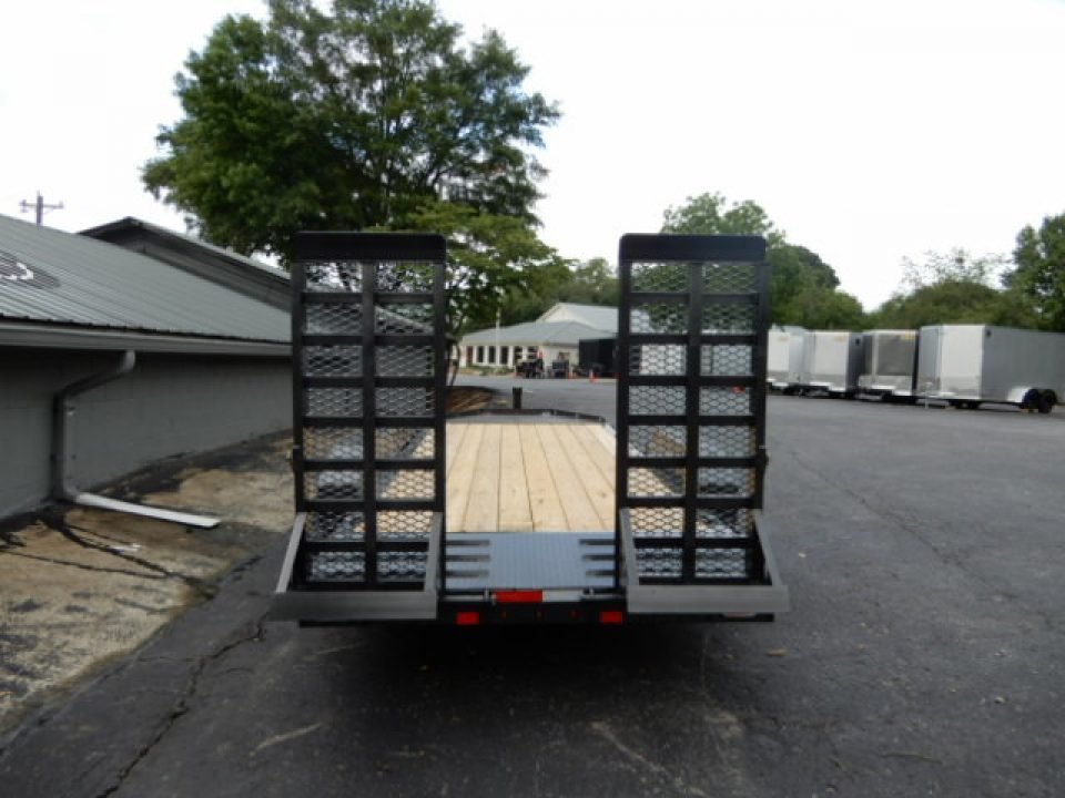 New 2026 Diamond C 82x20' Equipment, 2' Dove w/Flip Ramps LPX207