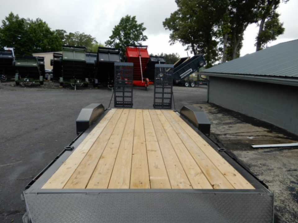 New 2026 Diamond C 82x20' Equipment, 2' Dove w/Flip Ramps LPX207
