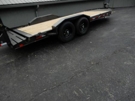 New 2026 Diamond C 82x20' Equipment, 2' Dove w/Flip Ramps LPX207
