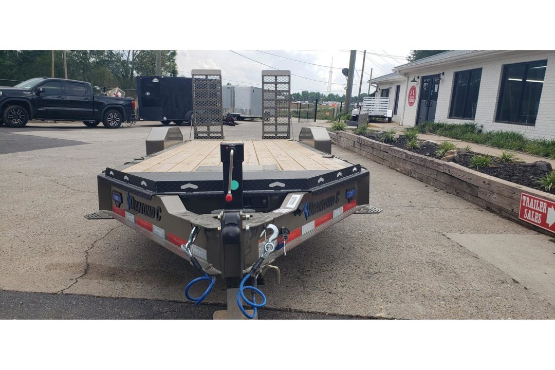 New 2026 Diamond C 82x20' Equipment, 2' Dove w/HD Flip Ramps LPX207