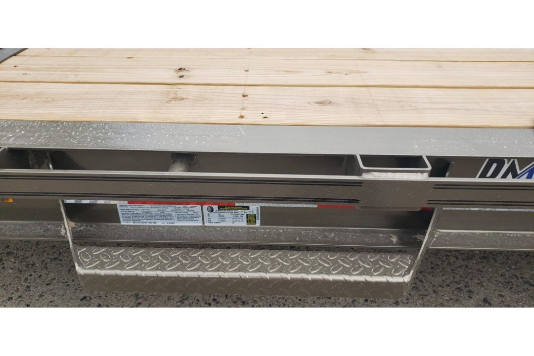 New 2026 Diamond C 82x20' Equipment, 2' Dove w/HD Flip Ramps LPX207