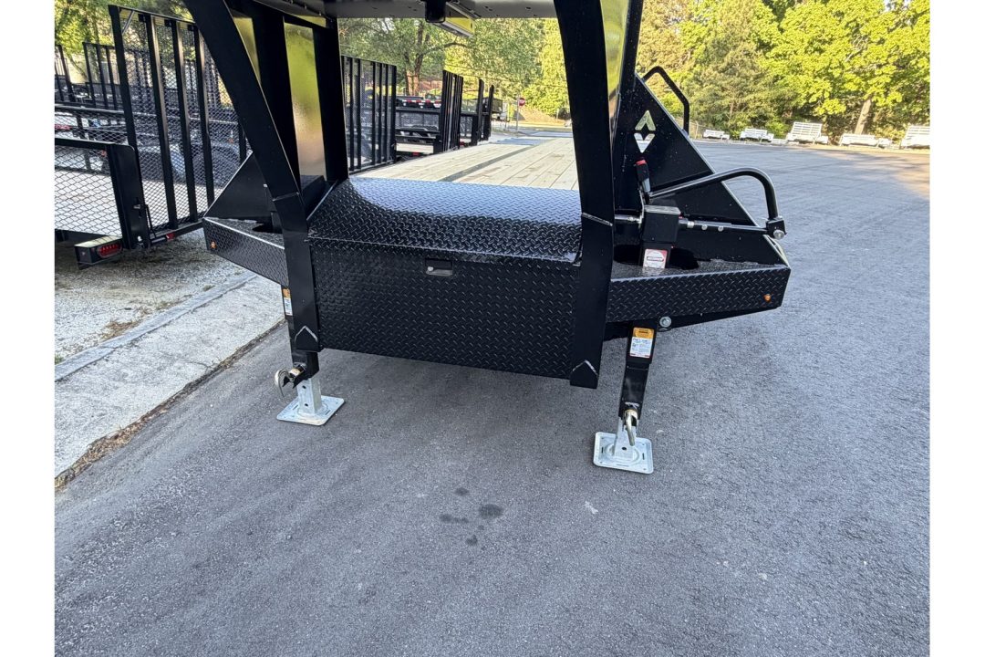 New 2026 Diamond C 8.5x35' Equipment, Gooseneck w/Max Ramps FMAX210MR