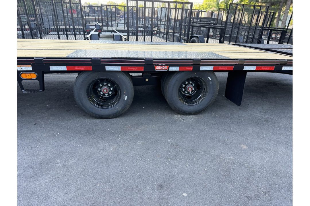 New 2026 Diamond C 8.5x35' Equipment, Gooseneck w/Max Ramps FMAX210MR