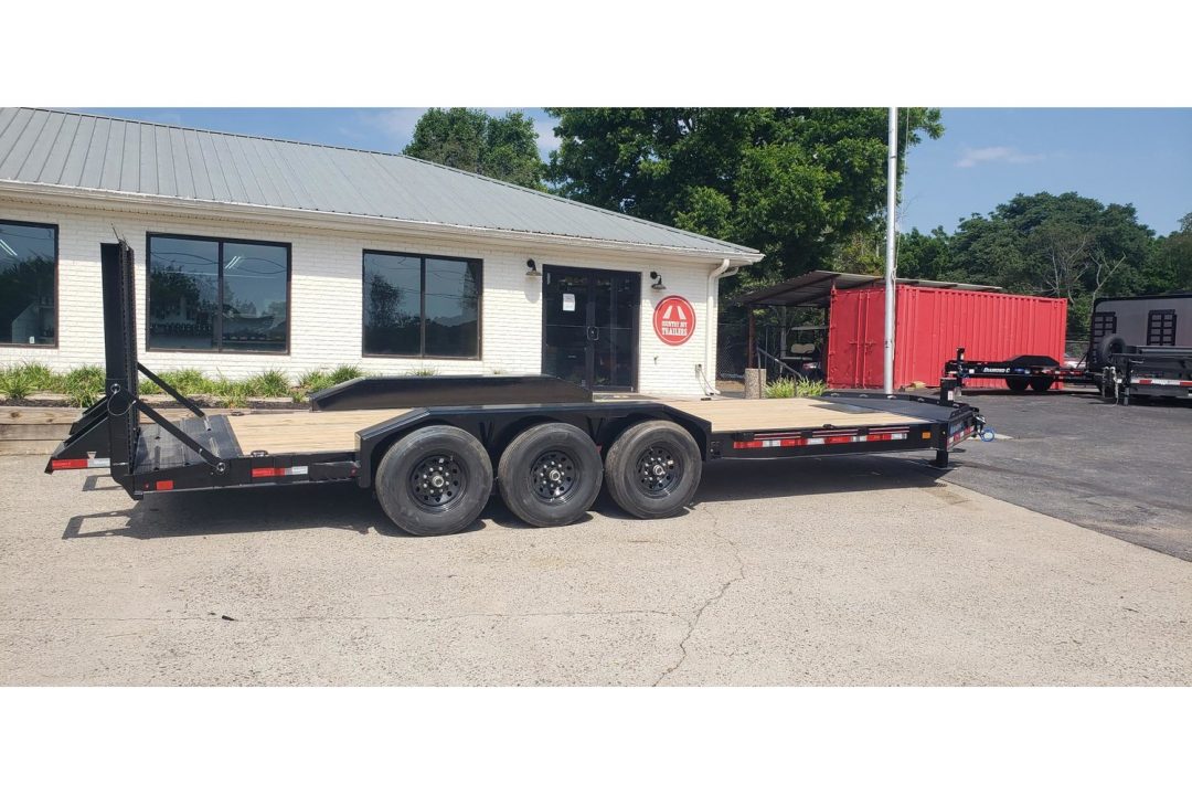 New 2026 Diamond C 82'x22' Equipment, Triple Axle, 24k GVWR, Flip Ramps LPX307