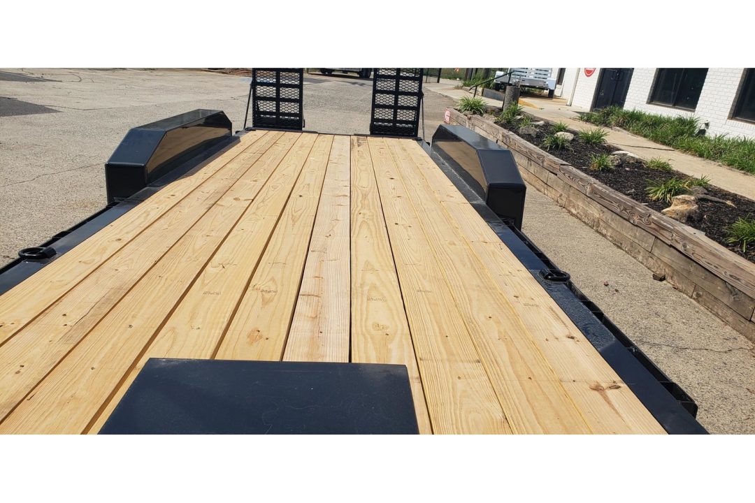 New 2026 Diamond C 82'x22' Equipment, Triple Axle, 24k GVWR, Flip Ramps LPX307