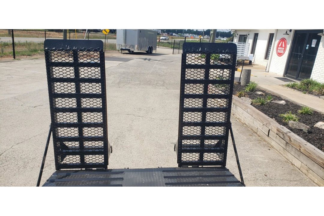 New 2026 Diamond C 82'x22' Equipment, Triple Axle, 24k GVWR, Flip Ramps LPX307
