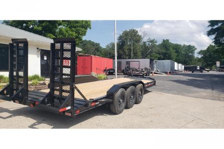 New 2026 Diamond C 82'x22' Equipment, Triple Axle, 24k GVWR, Flip Ramps LPX307