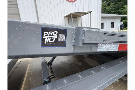 New 2026 Diamond C 8.5x22' Hydraulic & Gravity Tilt, ABS Brakes, Drive over Fenders, 18K GVWR, HXD208