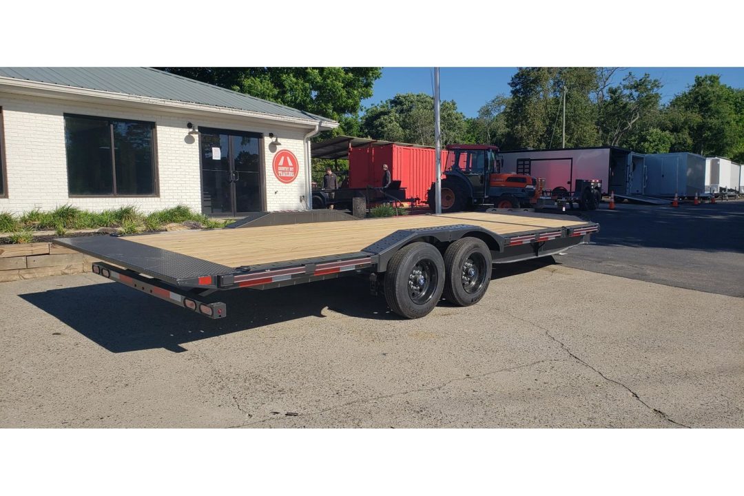 New 2026 Diamond C 8.5x22' Equipment, 4' Flat, 18' Tilt, Max Wide HXD208