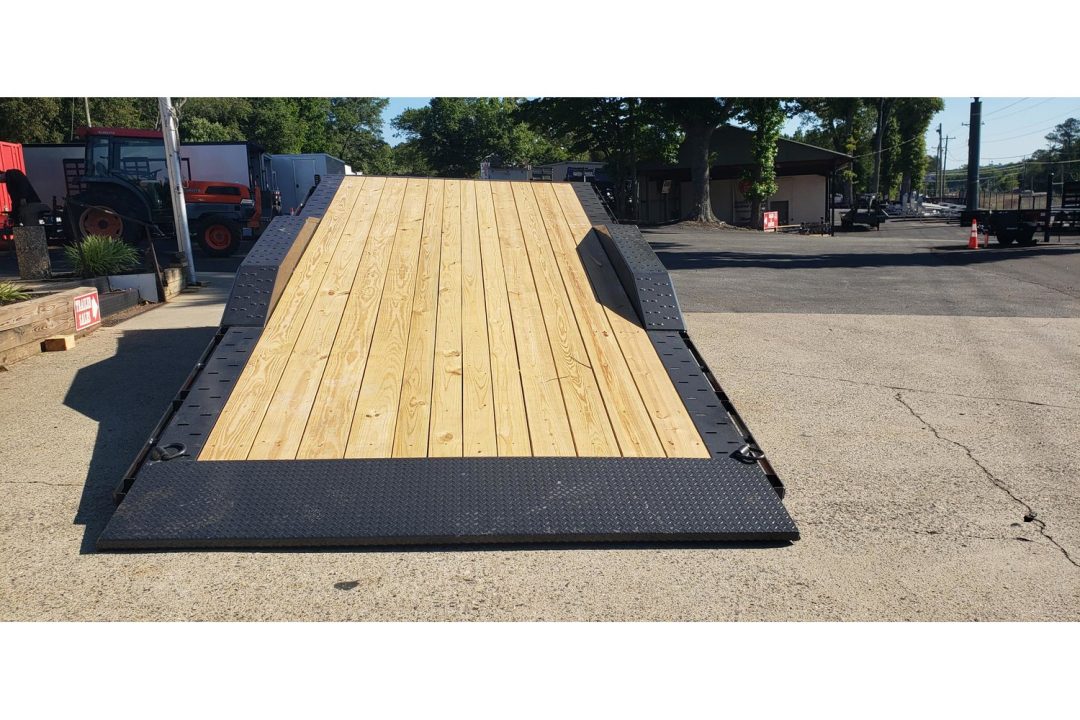 New 2026 Diamond C 8.5x22' Equipment, 4' Flat, 18' Tilt, Max Wide HXD208