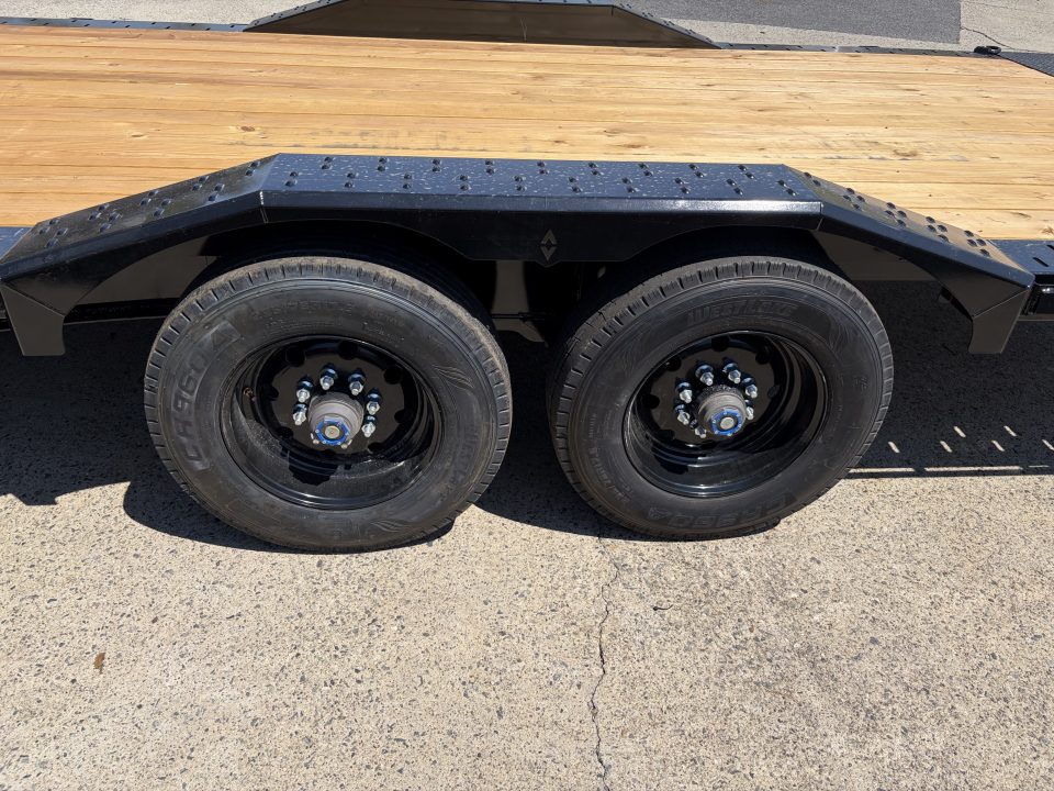 New 2027 Diamond C 8.5x24 Equipment, 18' Tilt, Drive-0ver Fenders HXD210