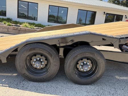 New 2027 Diamond C 8.5x24 Equipment, 18' Tilt, Drive-0ver Fenders HXD210