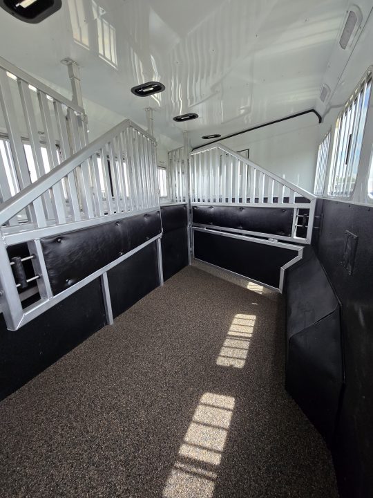 New 2026 Merhow Stampede 4 Horse Trailer