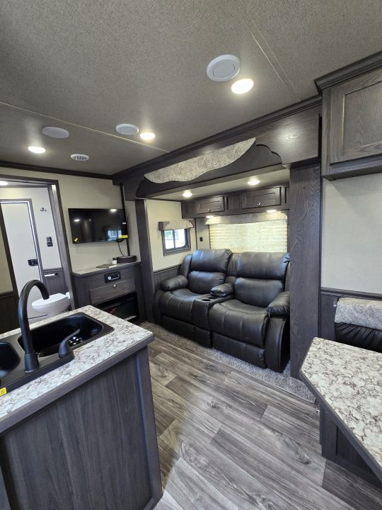 New 2026 Merhow Stampede 4 Horse Trailer