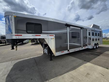New 2026 Merhow Stampede 4 Horse Trailer