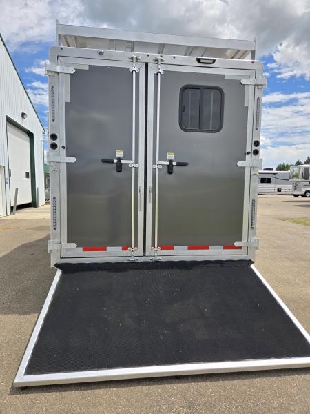 New 2026 Merhow Stampede 4 Horse Trailer