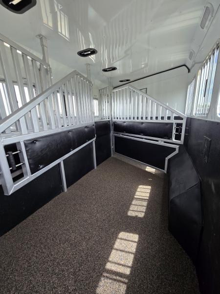 New 2026 Merhow Stampede 4 Horse Trailer