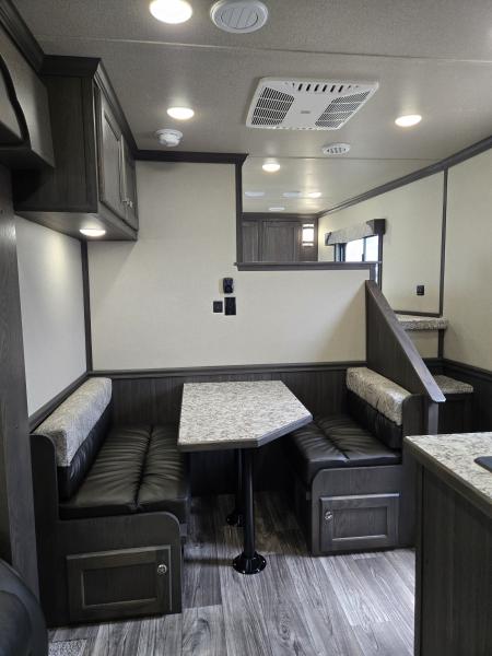 New 2026 Merhow Stampede 4 Horse Trailer