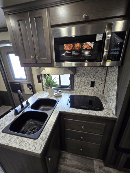 New 2026 Merhow Stampede 4 Horse Trailer