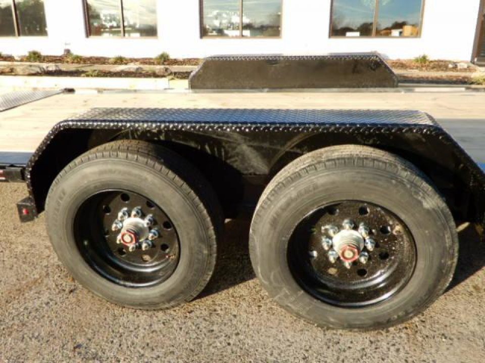 New 2025 Diamond C 22'x80" Tilt Equipment, 18K GVWR, Torsion Axles, HDT208